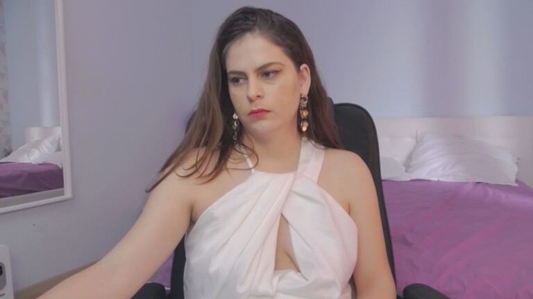 ElyzabethSwann's Streamate show and profile