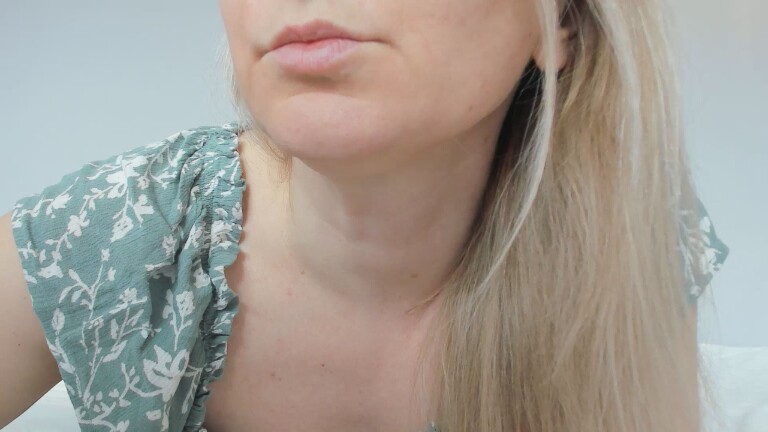 XxSweety_GirlxX's Streamate show and profile