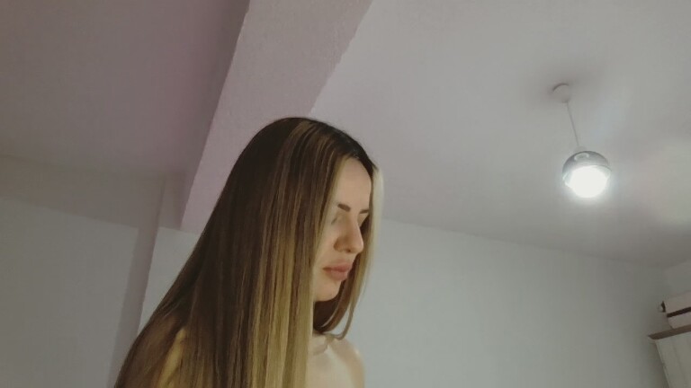 EMYILIA's Streamate show and profile