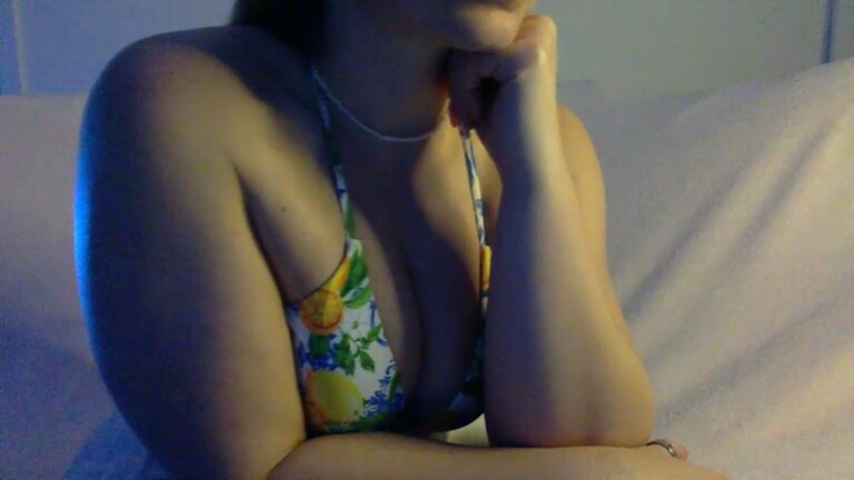 PeachyVelvetBunny's Streamate show and profile