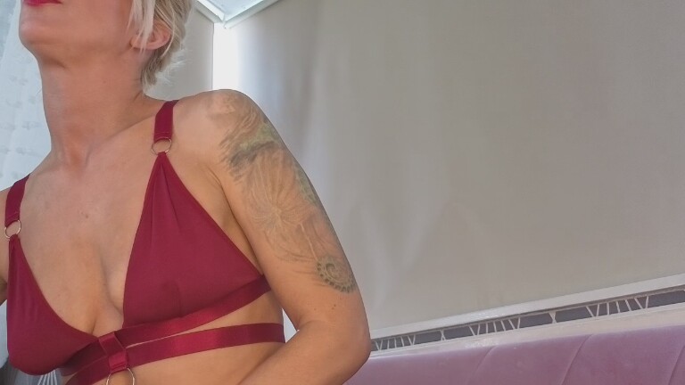 Serenexx's Streamate show and profile