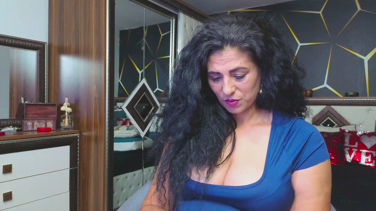 Curly_Sexy