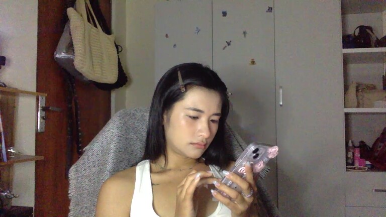 LyLy_94's Streamate show and profile